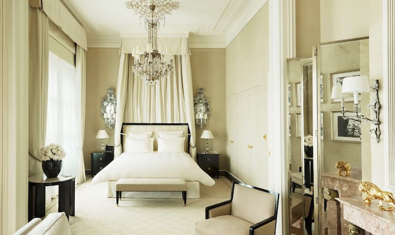 Левостороннее движение